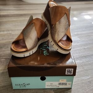 Brown Leather Crossover Wedge Sandal - Brown/Gold